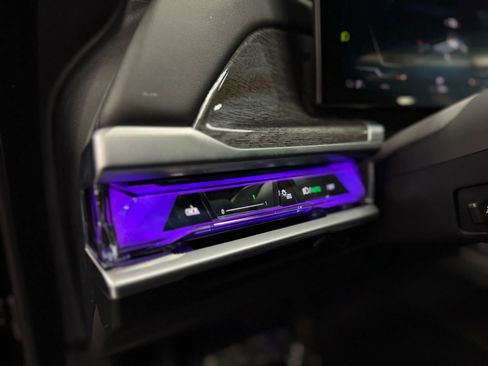 Used 2024 BMW i7 xDrive60 w/ Executive Package image 17