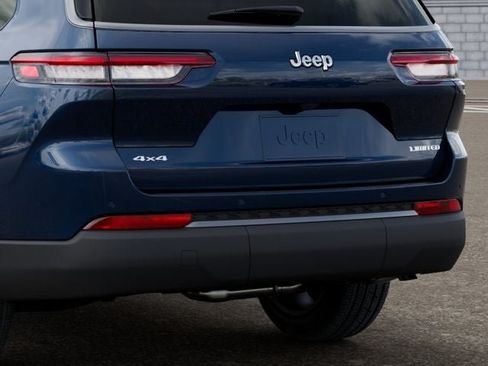 New 2026 Jeep Grand Cherokee L Limited w/ Limited Altitude Package AWD/4WD image 13