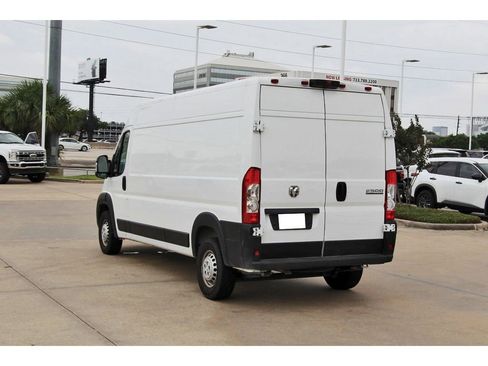 Used 2026 RAM ProMaster 2500 w/ Convenience Group FWD image 4