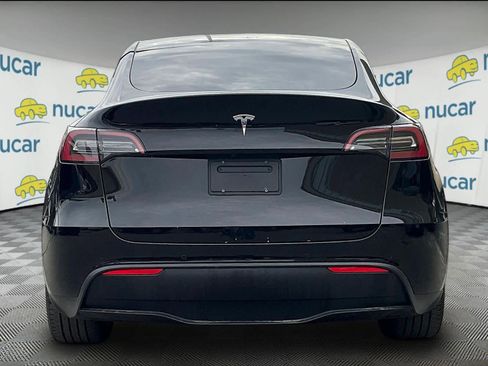 Used 2022 Tesla Model Y Long Range image 5