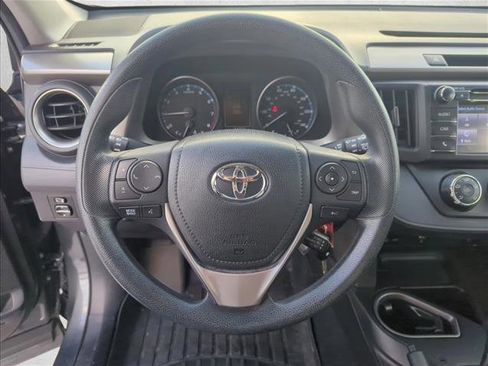 Used 2018 Toyota RAV4 LE image 14