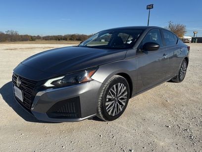 Used 2024 Nissan Altima 2.5 SV
