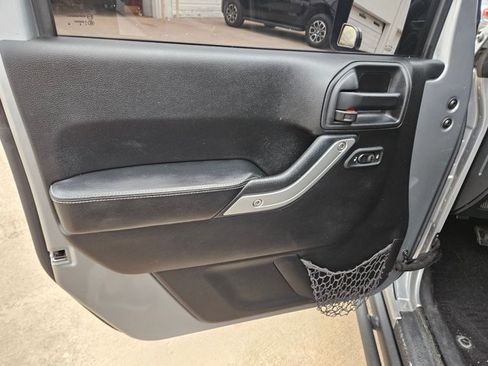 Used 2016 Jeep Wrangler Rubicon image 14