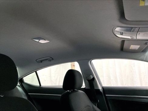 Used 2020 Hyundai Elantra SE w/ Cargo Package (C1) image 21