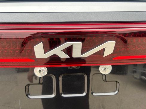 Certified 2022 Kia Carnival LX FWD image 30