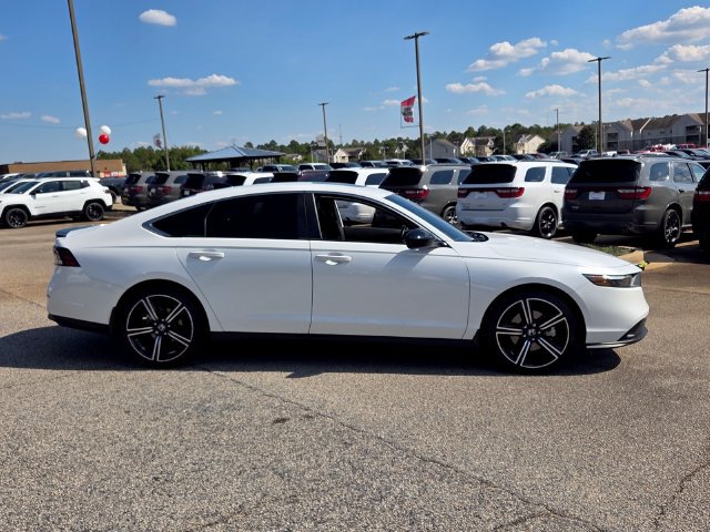 Used 2025 Honda Accord Sport image 16
