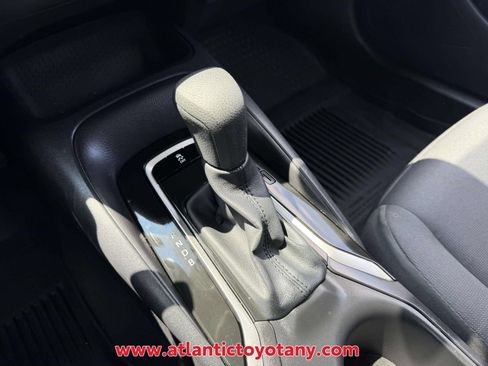 Used 2025 Toyota Corolla LE FWD image 24