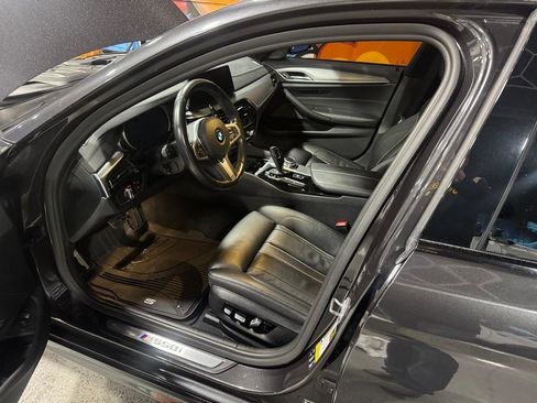 Used 2019 BMW M550i xDrive w/ Premium Package 2 image 18