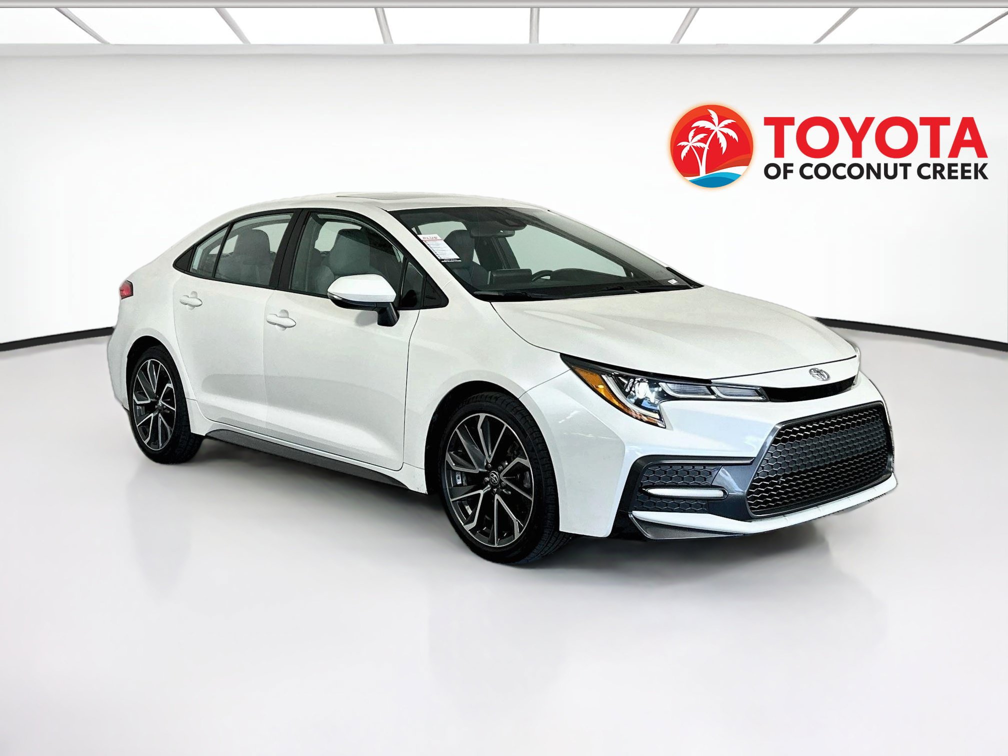 Used 2020 Toyota Corolla SE w/ SE Premium Package FWD image 1