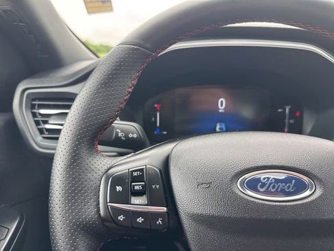 Used 2025 Ford Escape ST-Line AWD/4WD image 11