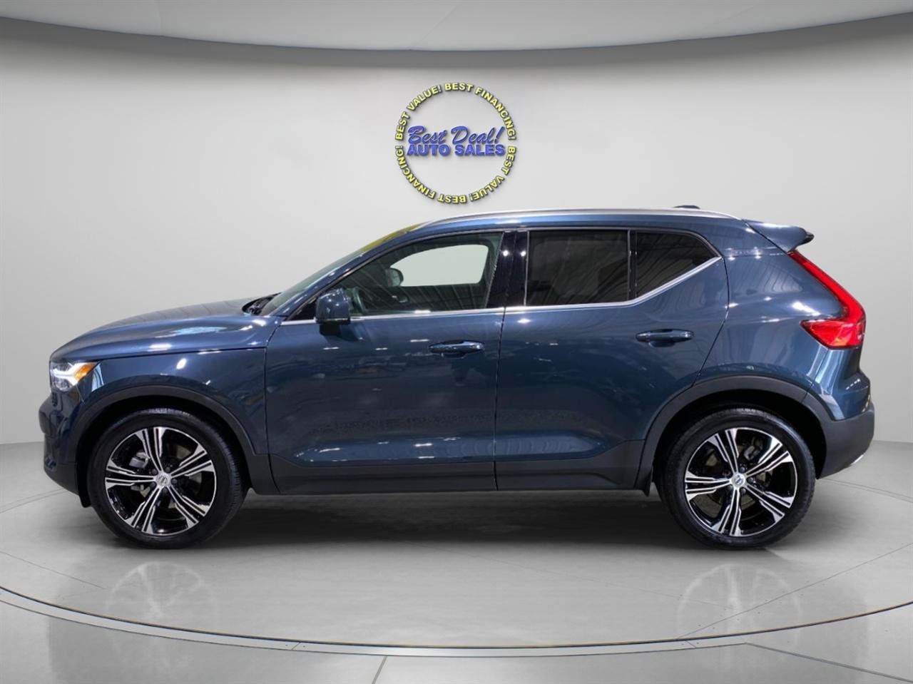 Used 2020 Volvo XC40 T5 Inscription w/ Protection Package Premier AWD/4WD image 2