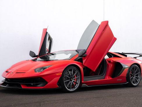Used 2019 Lamborghini Aventador SVJ image 45