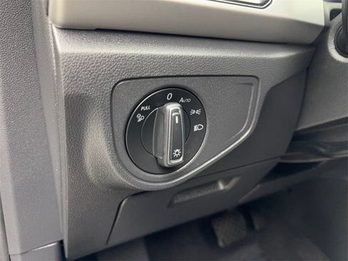 Used 2022 Volkswagen Atlas SE image 57