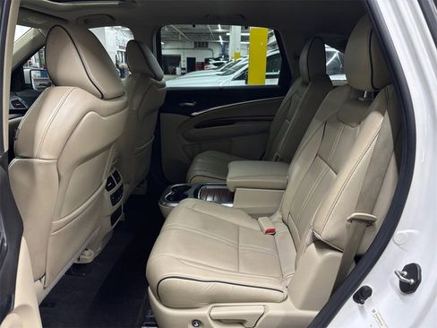 Used 2017 Acura MDX SH-AWD w/ Advance Package image 14