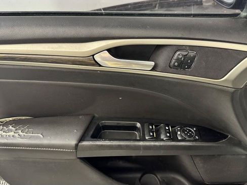 Used 2013 Ford Fusion SE FWD image 11