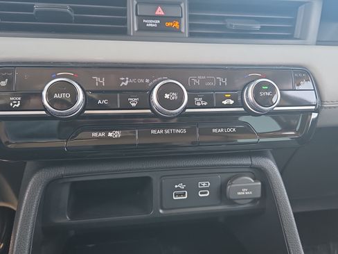 Used 2023 Honda Pilot Touring image 31