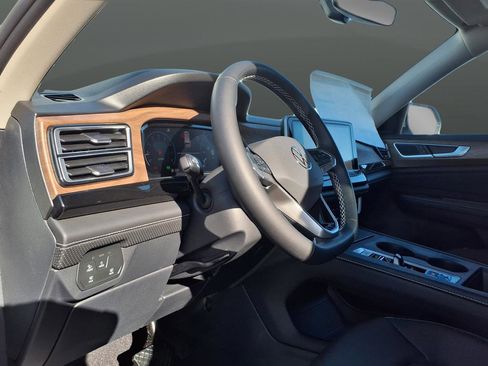 New 2026 Volkswagen Atlas SE image 10