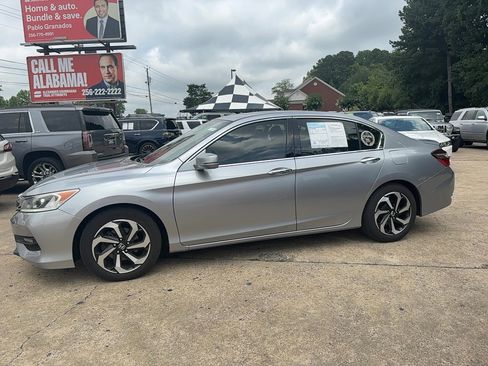 Used 2017 Honda Accord EX-L image 3