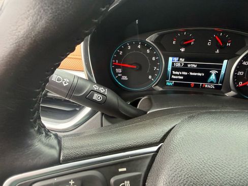 Used 2018 Chevrolet Equinox Premier image 22