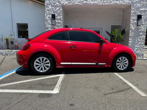 Used 2018 Volkswagen Beetle 2.0T S FWD image 16