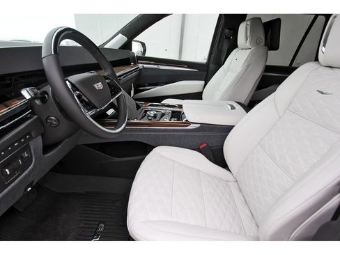 New 2026 Cadillac Escalade Platinum Sport w/ LPO, ONYX Package AWD/4WD image 6