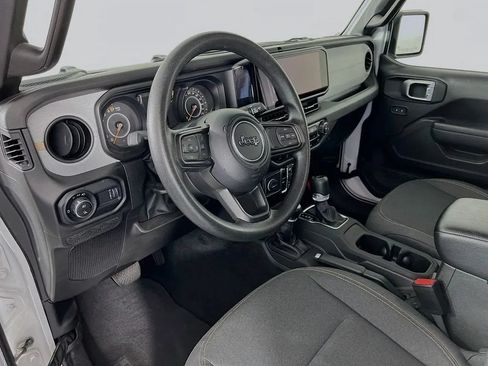 Used 2024 Jeep Gladiator Sport AWD/4WD image 10