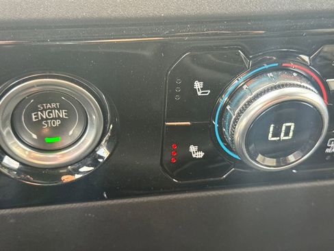 Used 2024 GMC Sierra 1500 SLT image 24