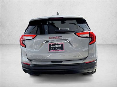 Used 2024 GMC Terrain SLE image 6