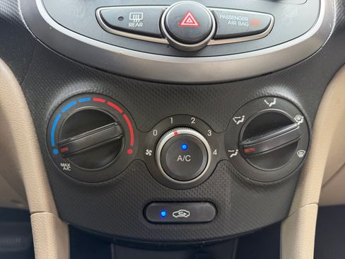 Used 2017 Hyundai Accent SE FWD image 11