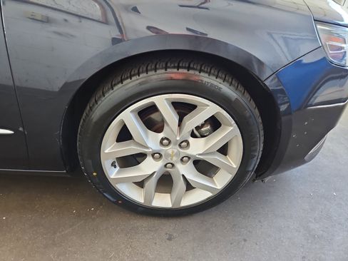 Used 2014 Chevrolet Impala LTZ FWD image 16