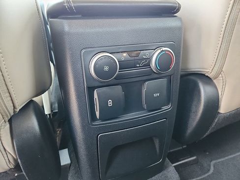 Used 2022 Ford Explorer XLT w/ Equipment Group 202A AWD/4WD image 18