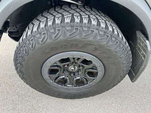 Used 2022 Ford Bronco 4-Door AWD/4WD image 3