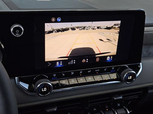 New 2026 Chevrolet Colorado ZR2 w/ Technology Package AWD/4WD image 21
