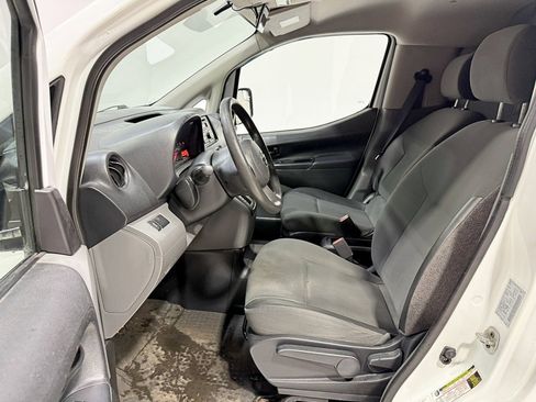 Used 2015 Nissan NV200 S image 17