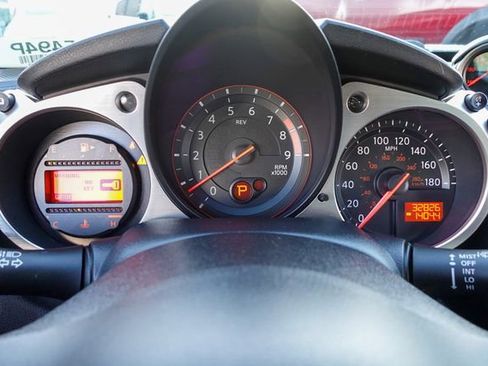 Used 2015 Nissan 370Z Touring image 17