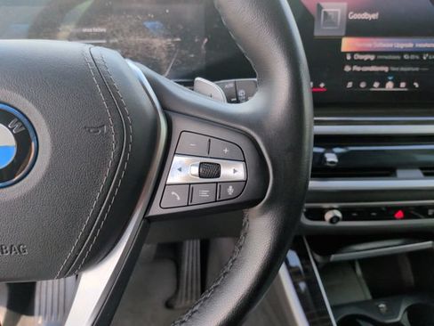 Used 2025 BMW X5 xDrive50e AWD/4WD image 15