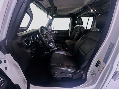 Used 2022 Jeep Wrangler Unlimited Sahara w/ Cold Weather Group AWD/4WD image 13