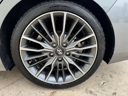 Used 2017 Hyundai Elantra Sport w/ Sport Premium Package 06 image 9