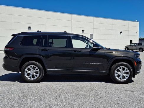 Used 2023 Jeep Grand Cherokee L Limited w/ Luxury Tech Group II AWD/4WD image 10