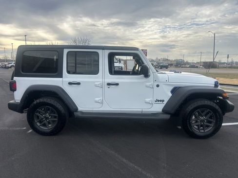 Used 2024 Jeep Wrangler Sport S image 6