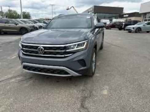 Used 2021 Volkswagen Atlas Cross Sport SE FWD image 3