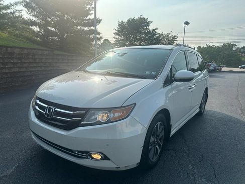 Used 2015 Honda Odyssey Touring image 3