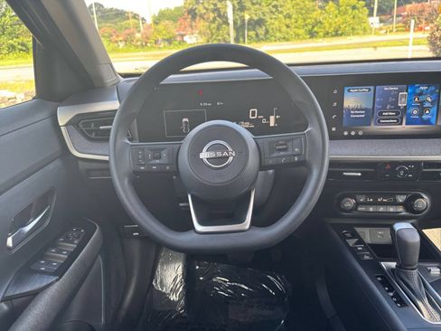 Used 2026 Nissan Kicks SV w/ Cold Weather Package AWD/4WD image 32
