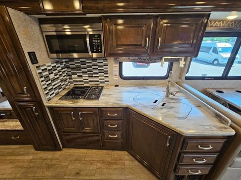 Used 2019 Ford F550 2WD Regular Cab Super Duty w/ XLT Value Package image 17