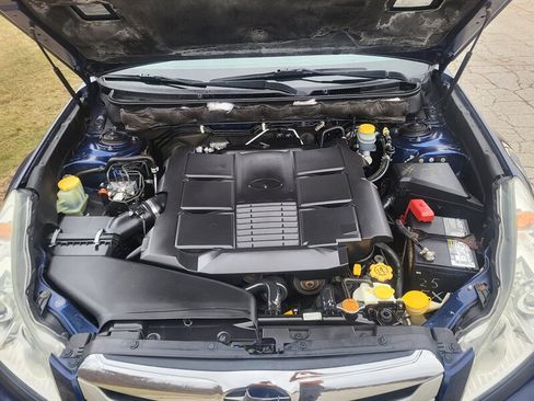 Used 2010 Subaru Outback 3.6R Premium w/ Popular Equipment Group 1B image 30