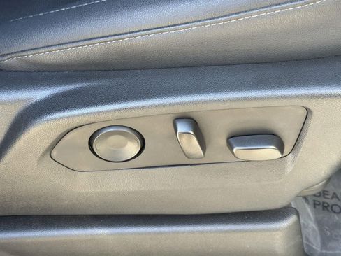 Used 2023 Chevrolet Suburban LT image 34