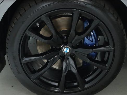 Used 2023 BMW X7 xDrive40i w/ M Sport Package AWD/4WD image 39