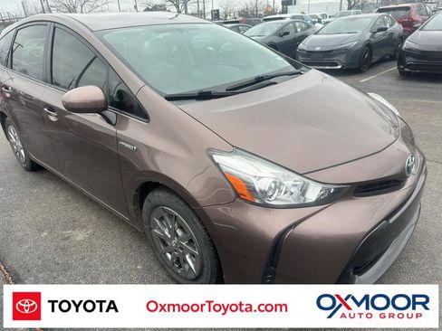 Used 2016 Toyota Prius V Two image 1