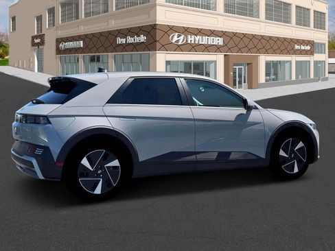New 2025 Hyundai Ioniq 5 SE image 8