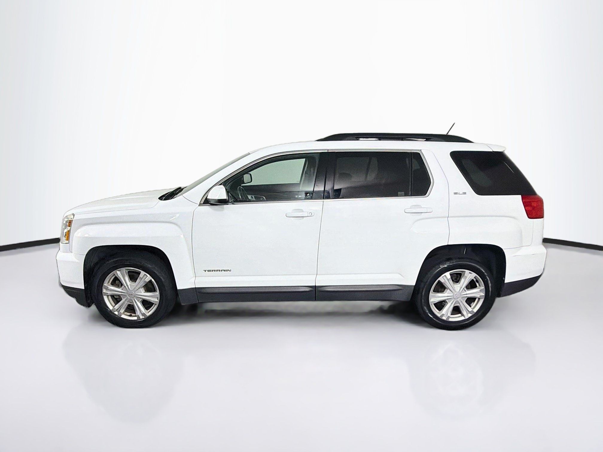 Used 2017 GMC Terrain SLE w/ Convenience Package FWD image 4